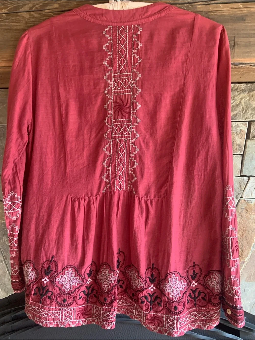 3J Workshop Johnny Was * Beautiful Maroon Embroidered Blouse - Picture 4 of 14